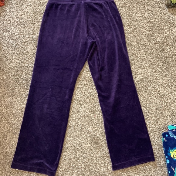 Purple suede low waisted sweatpants - Picture 3 of 3